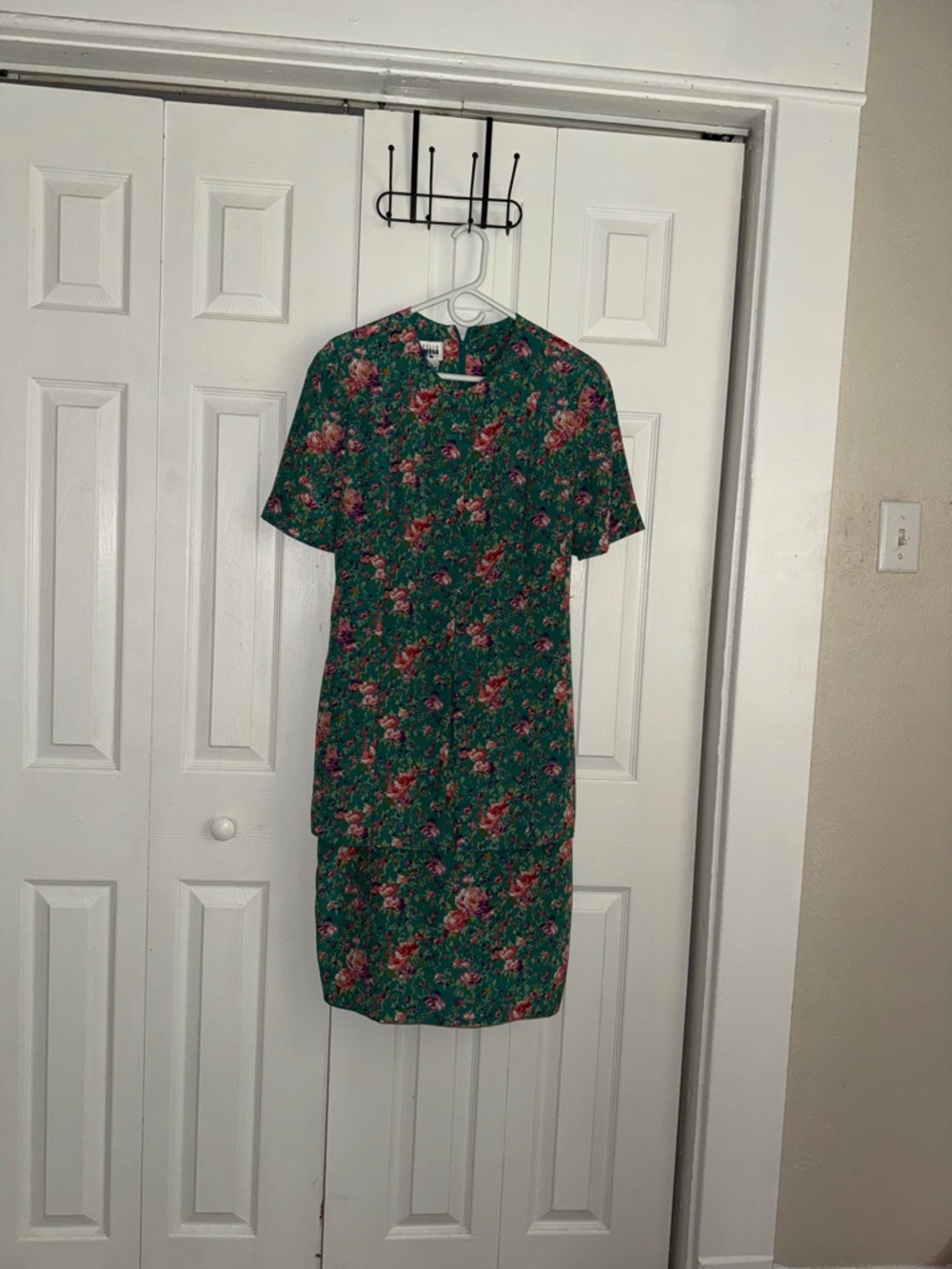 Leslie Fay Green Buttoned Dress with Peter Pan Collar